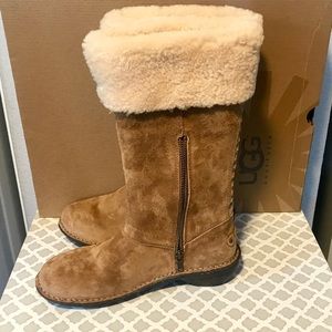 Ugg Australia: Karyn Chestnut Cuff Sheepskin Boot